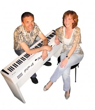 Warwick Avenue Zangeres met pianist